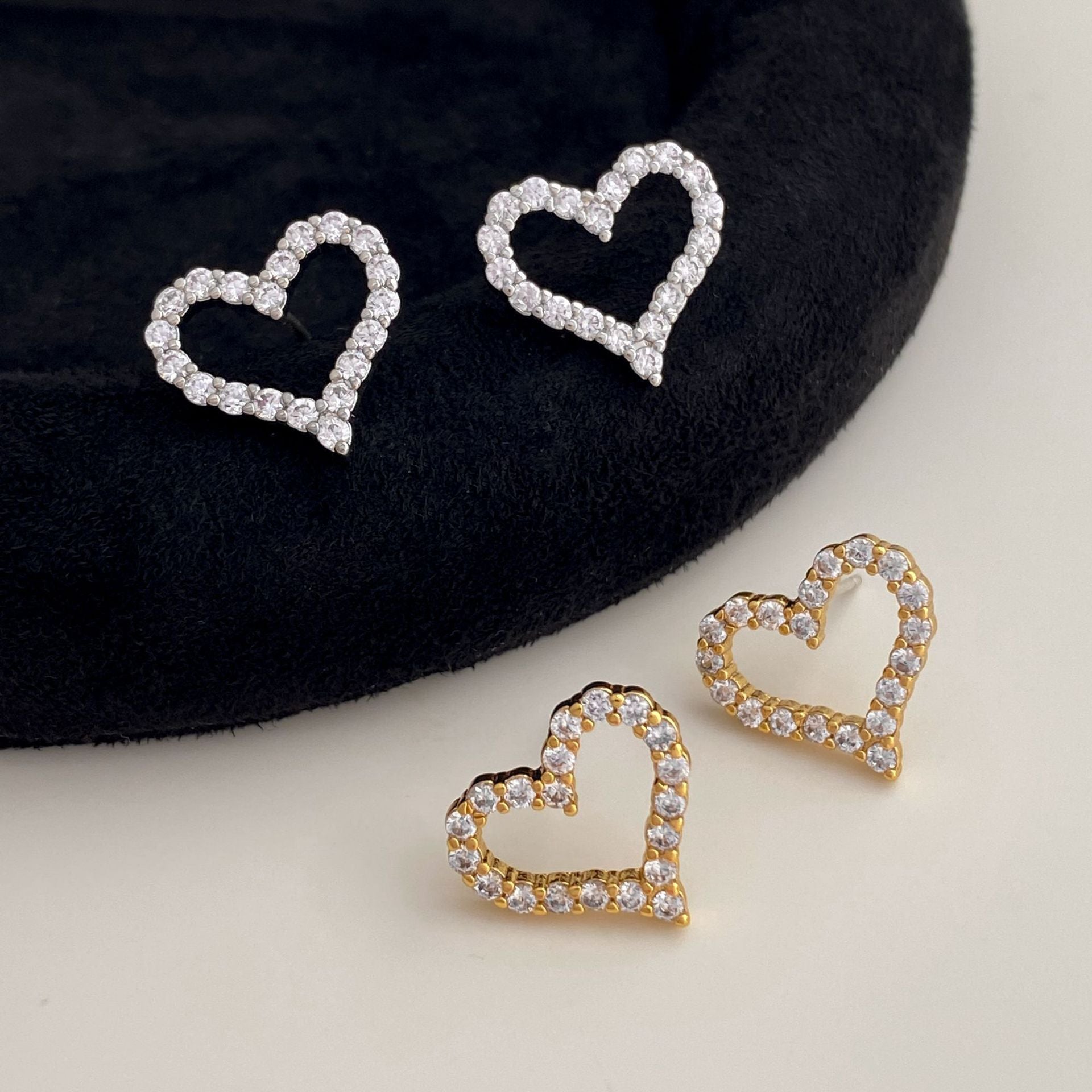 Small And Exquisite Love Temperament Earrings With A Sense Of High-end Ear Clips eprolo