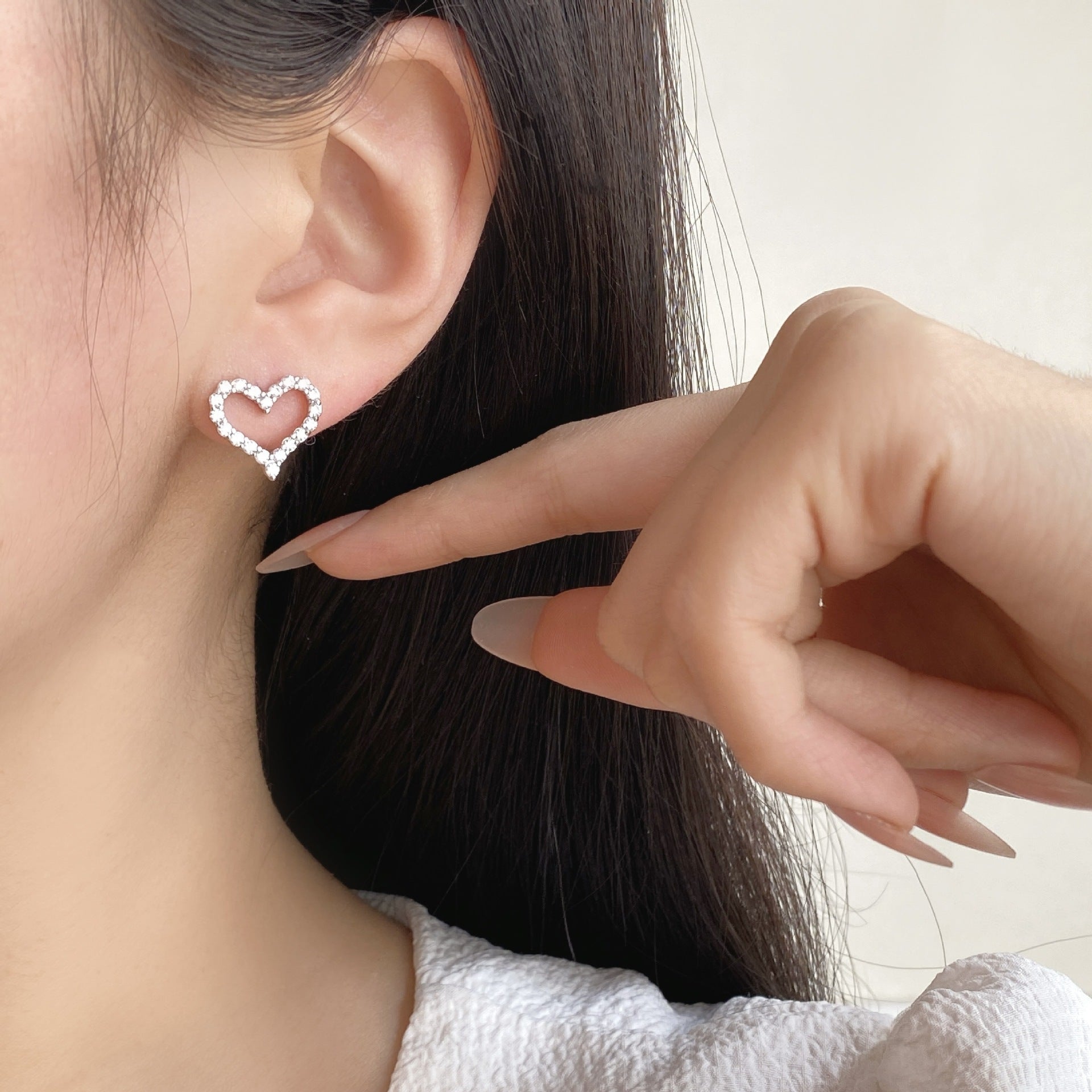 Small And Exquisite Love Temperament Earrings With A Sense Of High-end Ear Clips eprolo