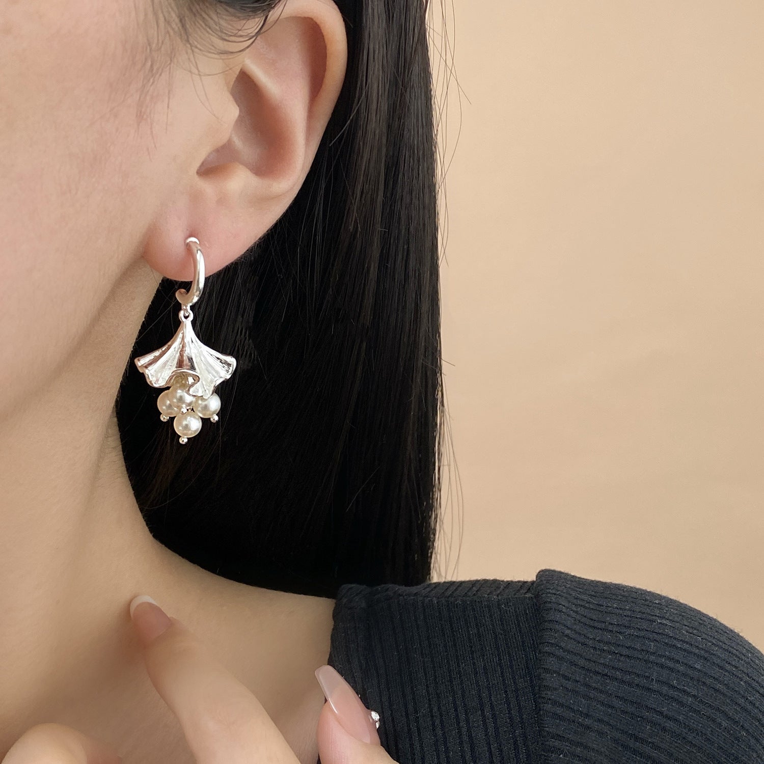 Pearl String Pendant Small Flower Clip-on Earrings eprolo