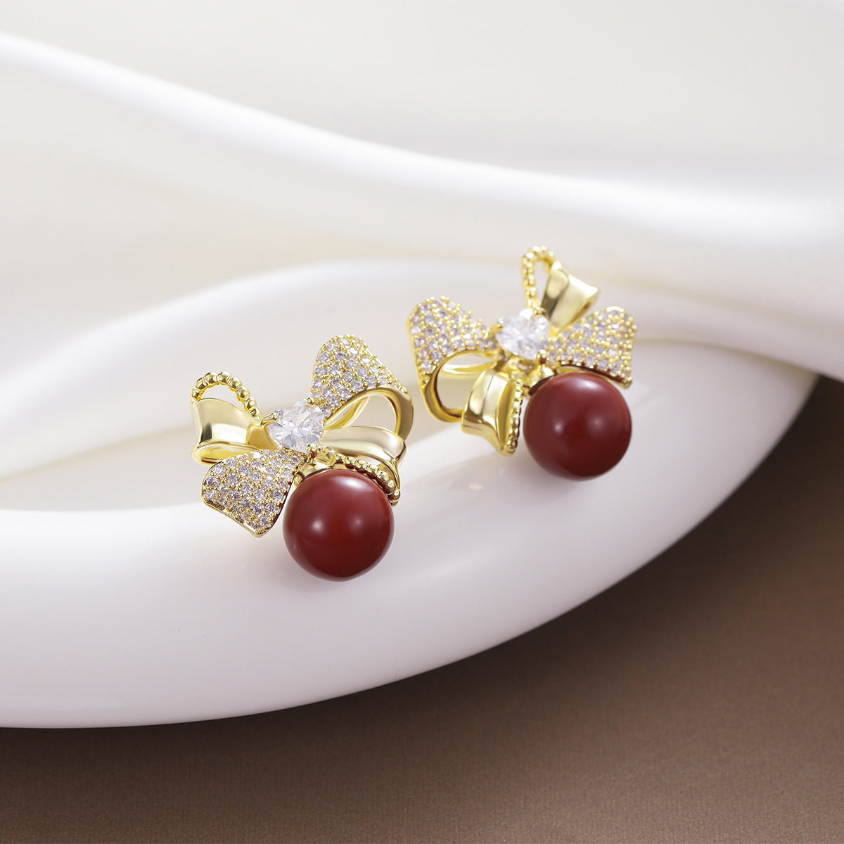 Beizhu Zircon Gold Plated High Color Preserving Earrings eprolo